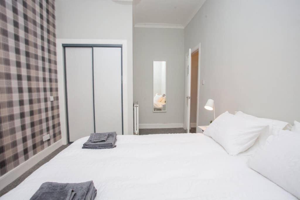 The Warwick Apartment Greenock Exterior photo